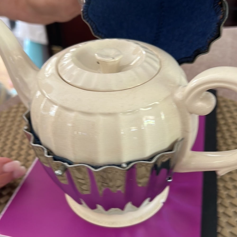 TEA POT - Picture 5 of 8